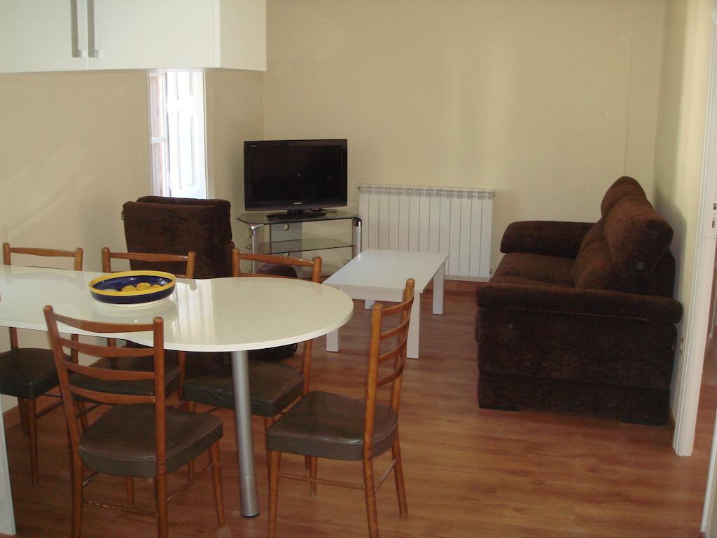 Apartamentos Valles Broto Cameră foto